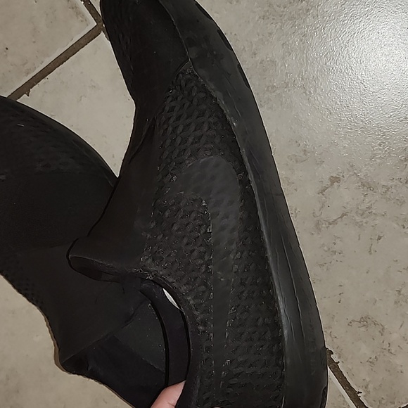 Nike slide on sneakers - Picture 3 of 4